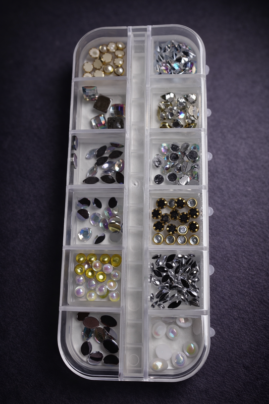 Queen - Rhinestones Mix Variety- #67