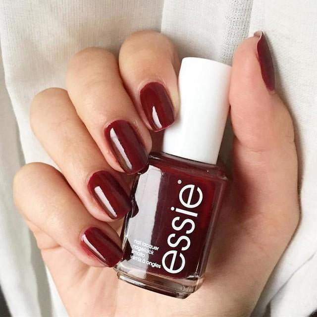 Essie - 0424 Bordeaux (Polish)