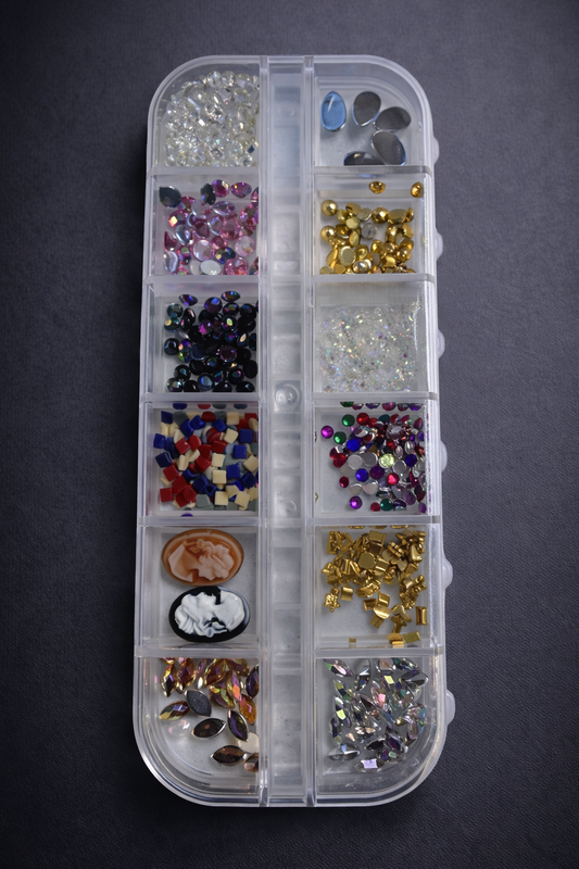 Queen - Rhinestones Mix Variety- #82