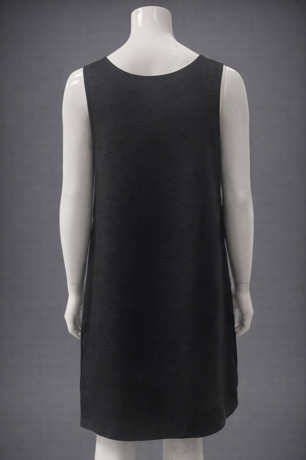 Therapispa - Apron Round Neck W/Button - Black