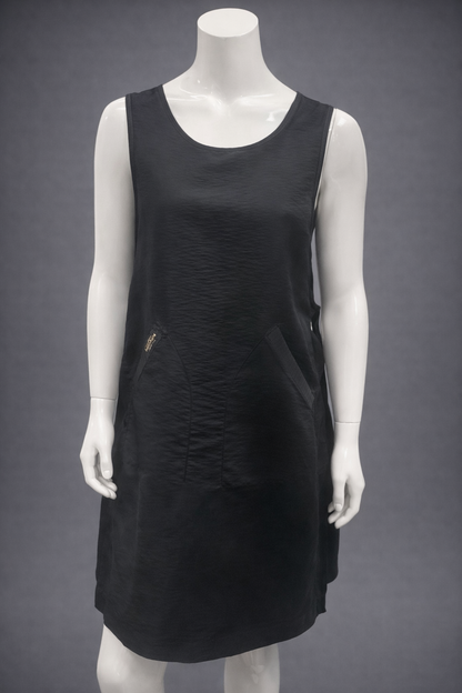 Therapispa - Apron Round Neck W/Button - Black