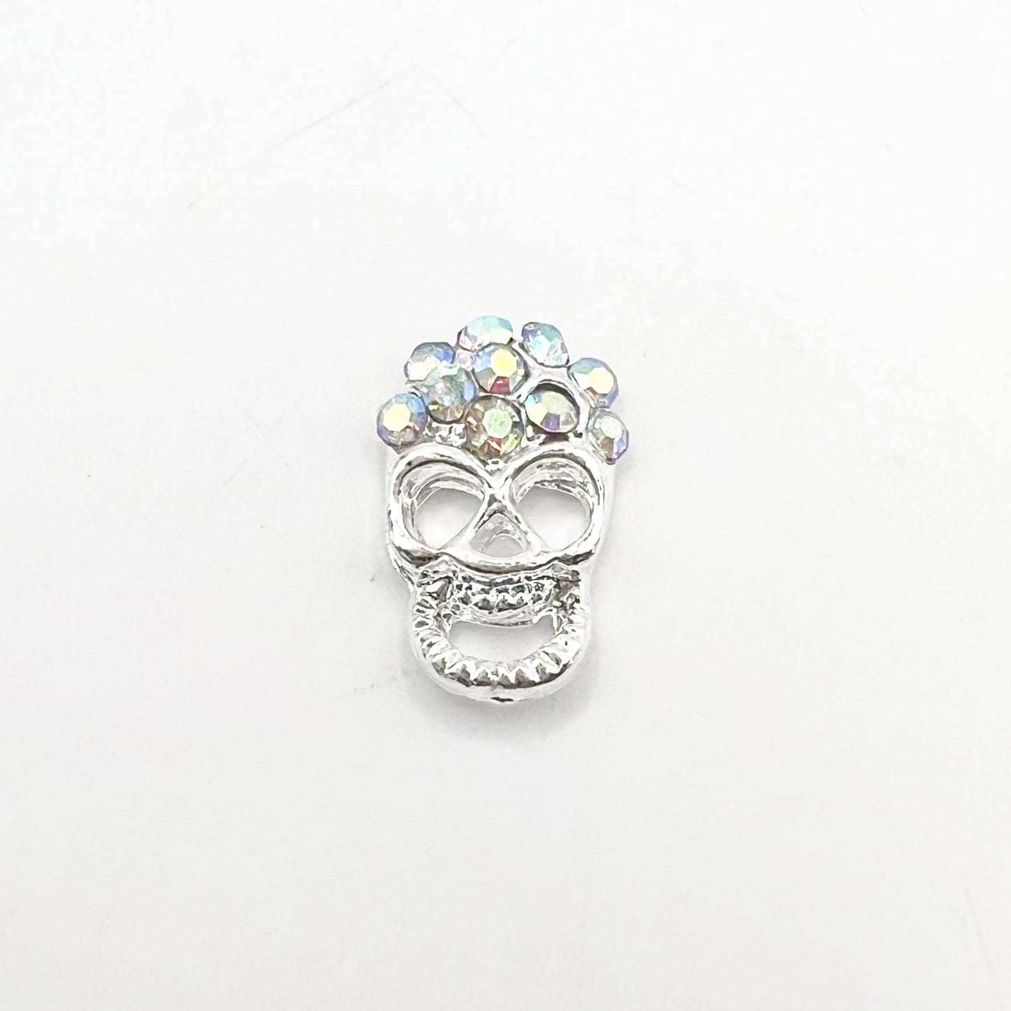 Queen - Nail Charms 10pc - #394 Silver Iridescent Skulls