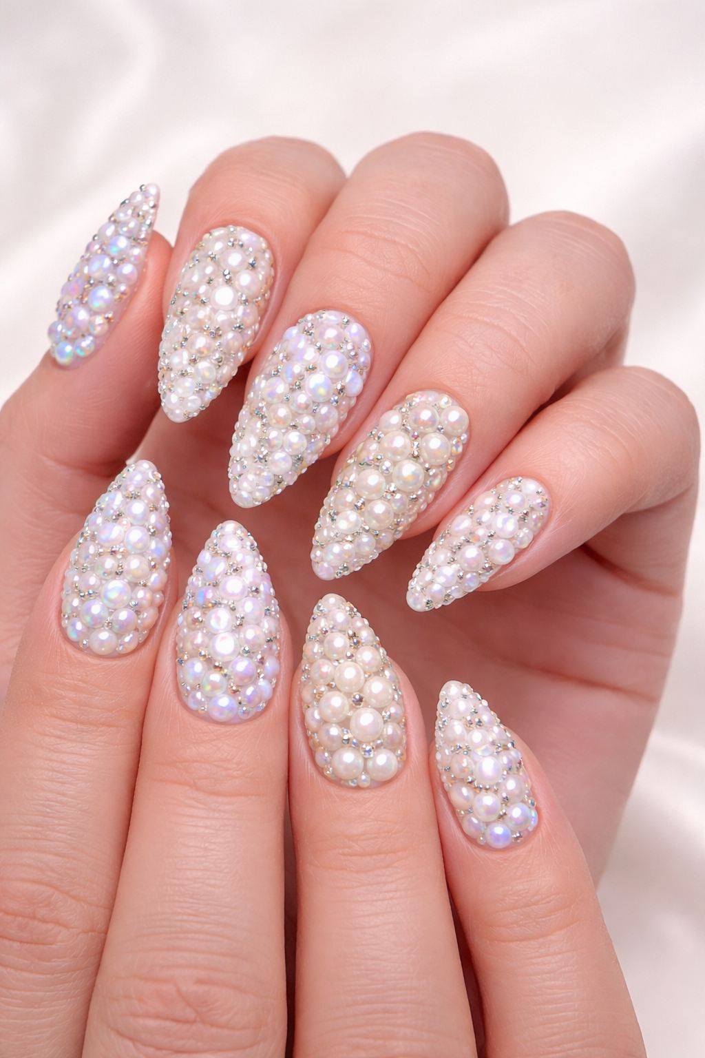 Queen - White & Milky Fluorescent Pearls - #14