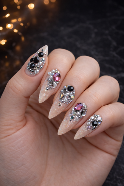 Queen - Rhinestones - charms-Pearls -#75