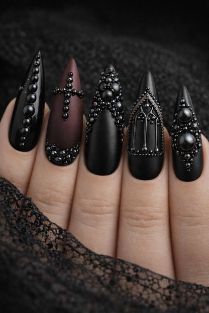 Queen - Black Pearls - #11