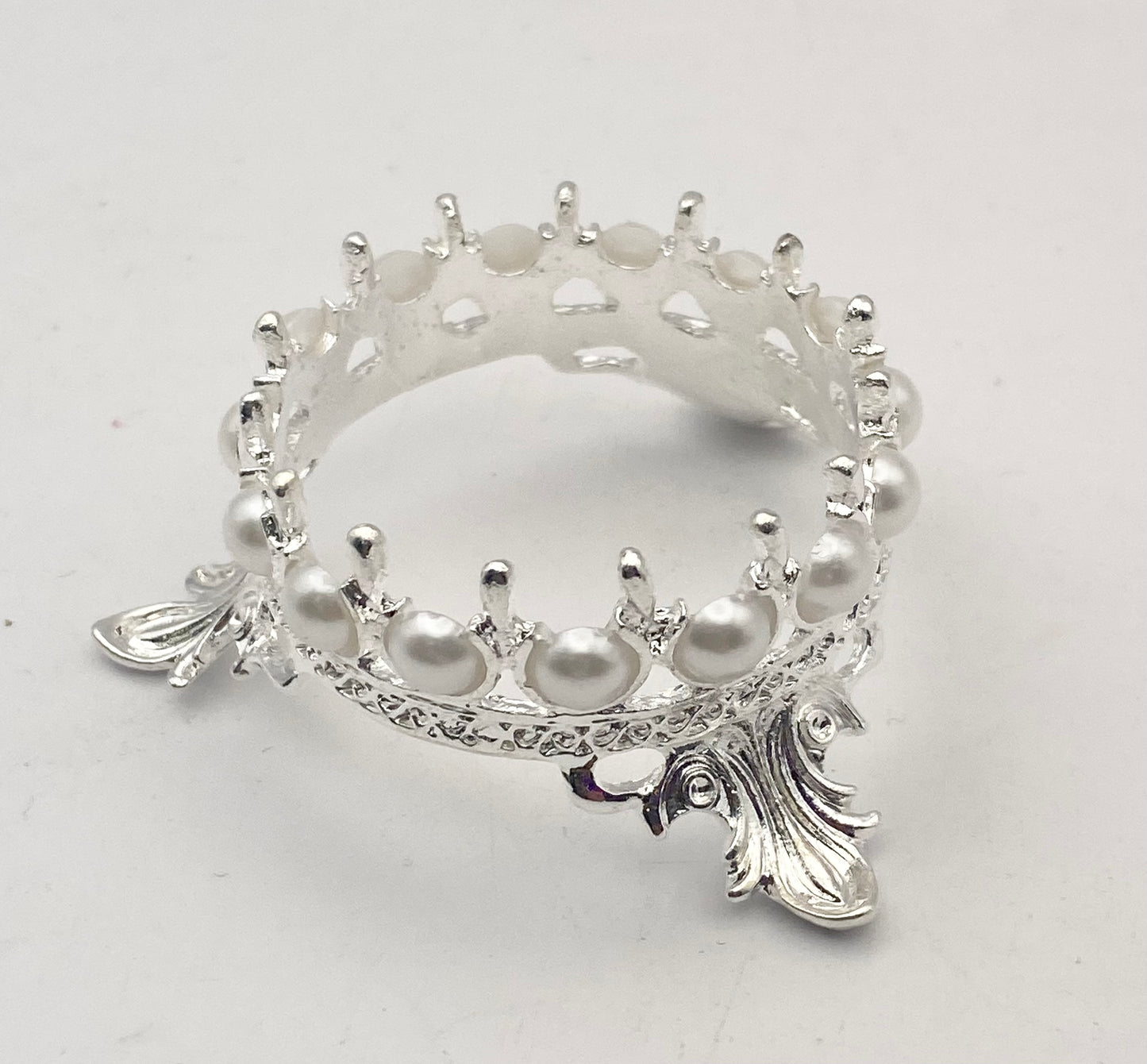 Fierce Beauty - Crown Brush Stand