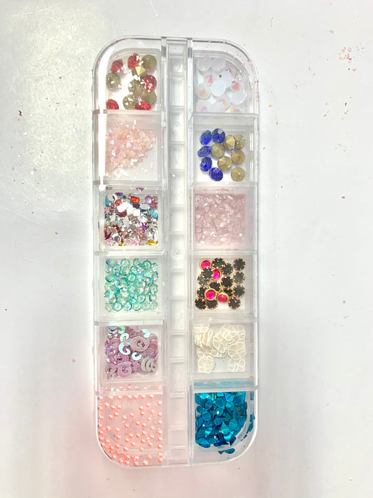 Queen - Assorted Rhinestones - Stones61